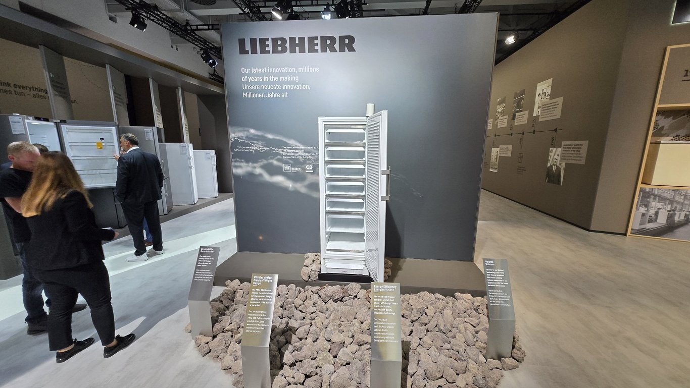 &quot;Liebherr&quot; vulkānisko iežu izolācija.