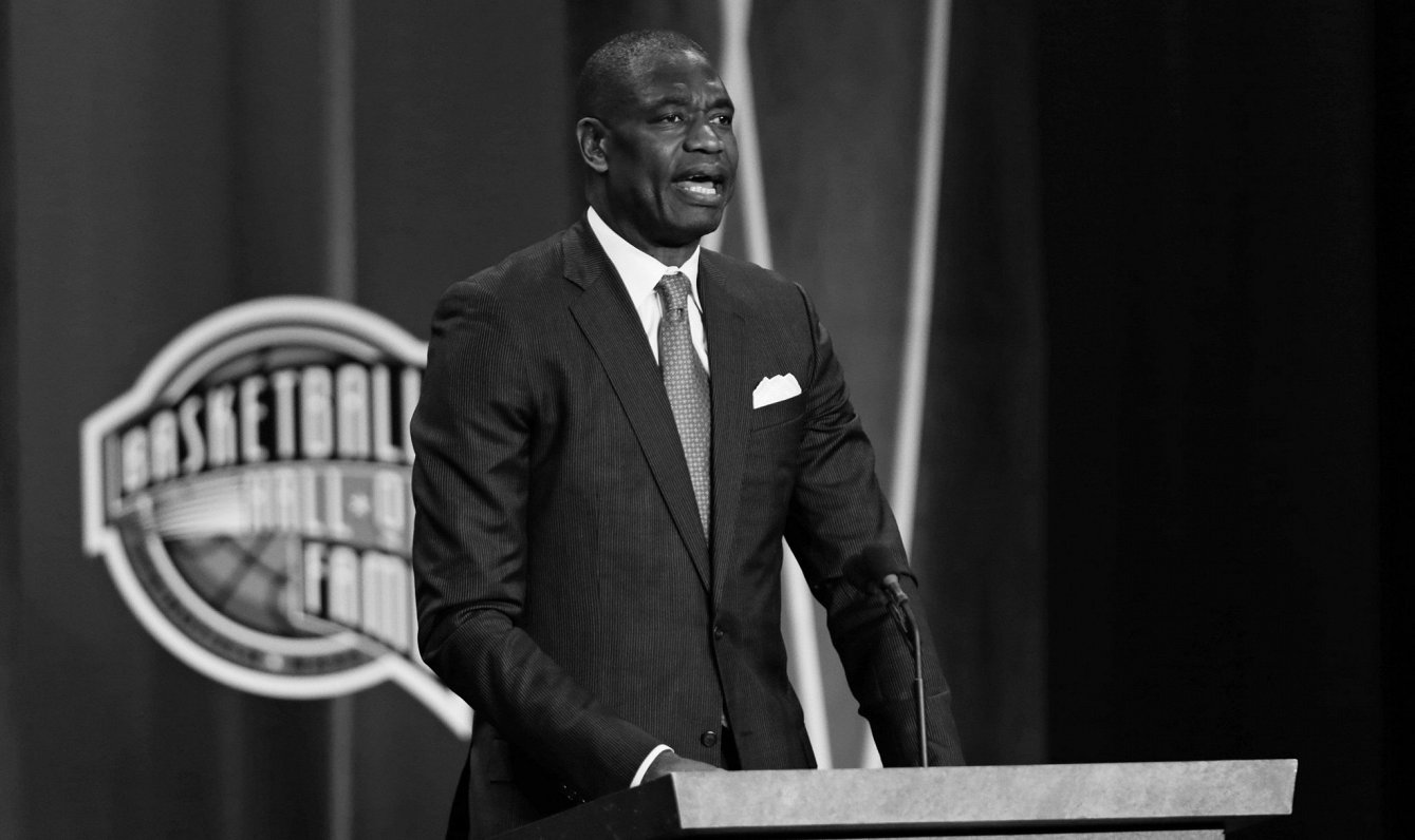 Dikembe Mutombo uzņemšanas basketbola Slavas zāles ceremonijā 2015. gadā