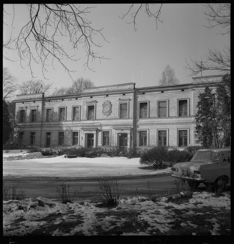 Republikas bērnu klīniskā slimnīca (tagad Bērnu klīniskā universitātes slimnīca). Rīga, 1974. gads,...