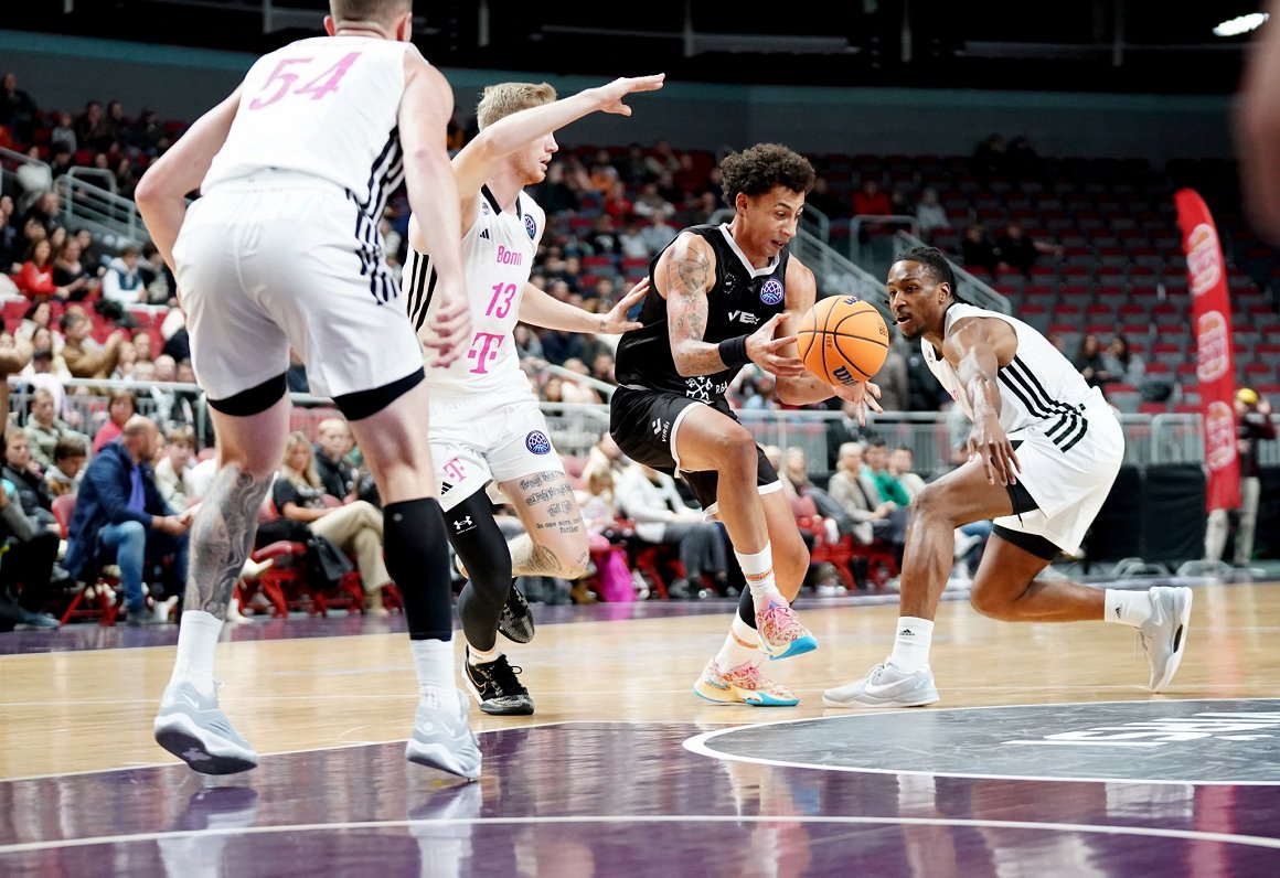 &quot;VEF Rīga&quot; un Bonnas &quot;Telekom Baskets&quot; spēle FIBA Čempionu līgā