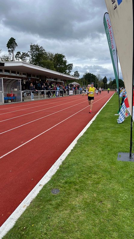 Toms Komass finišē 50 km (Vācija, 03.10.2024)