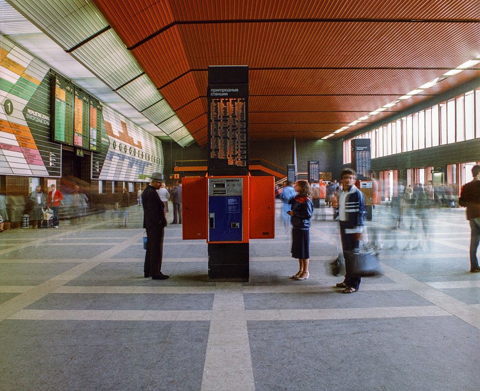 Rīgas Centrālās dzelzceļa stacijas piepilsētas vilcienu zāles interjers. 1980. gadi. Fotogrāfijas au...