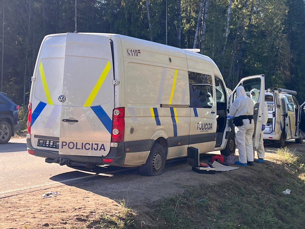 Viltotais policijas mikroautobuss.