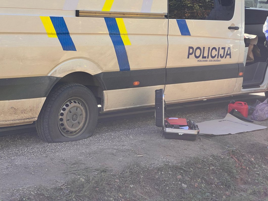 Viltotais policijas mikroautobuss.