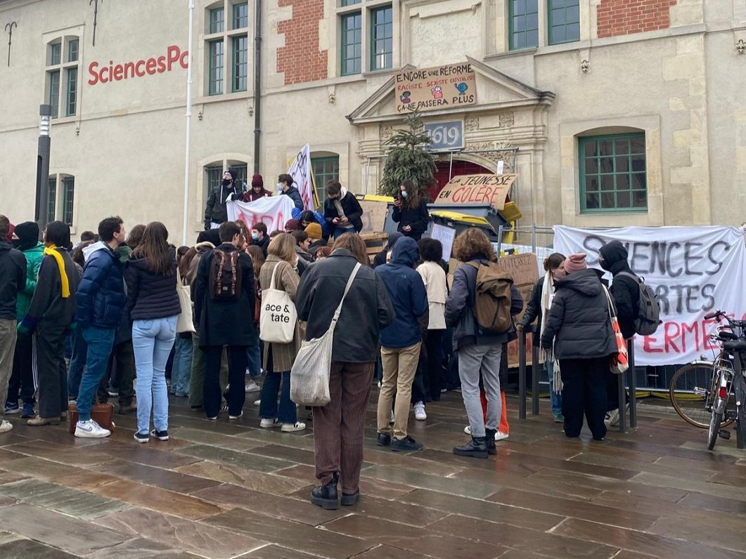 Studentu protests pie Parīzes Politikas zinātnes institūta filiāles Reimsā