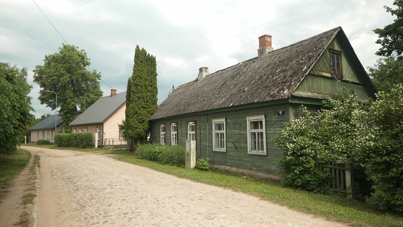 Raidījums &quot;Ielas garumā. Subates koka arhitektūra&quot;