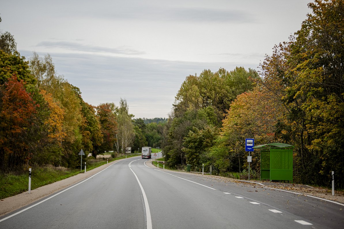 Automašīnas ar trešo valstu numura zīmēm jādeklarē Latvijā / Raksts