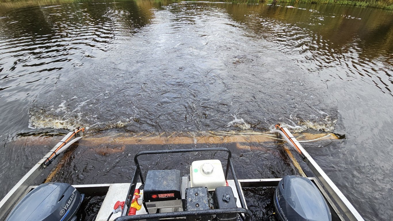 Velnezera ūdens attīrīšanas darbi.