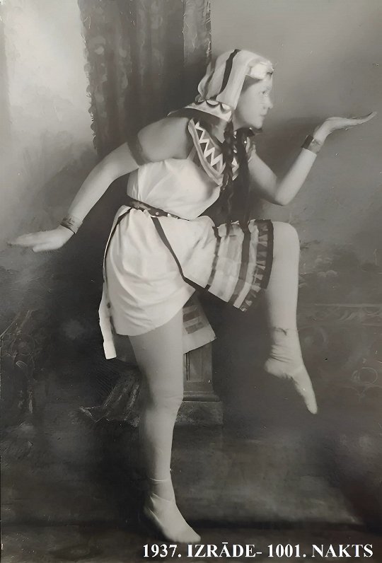 Jubilāre jaunībā. 1937. gadā.