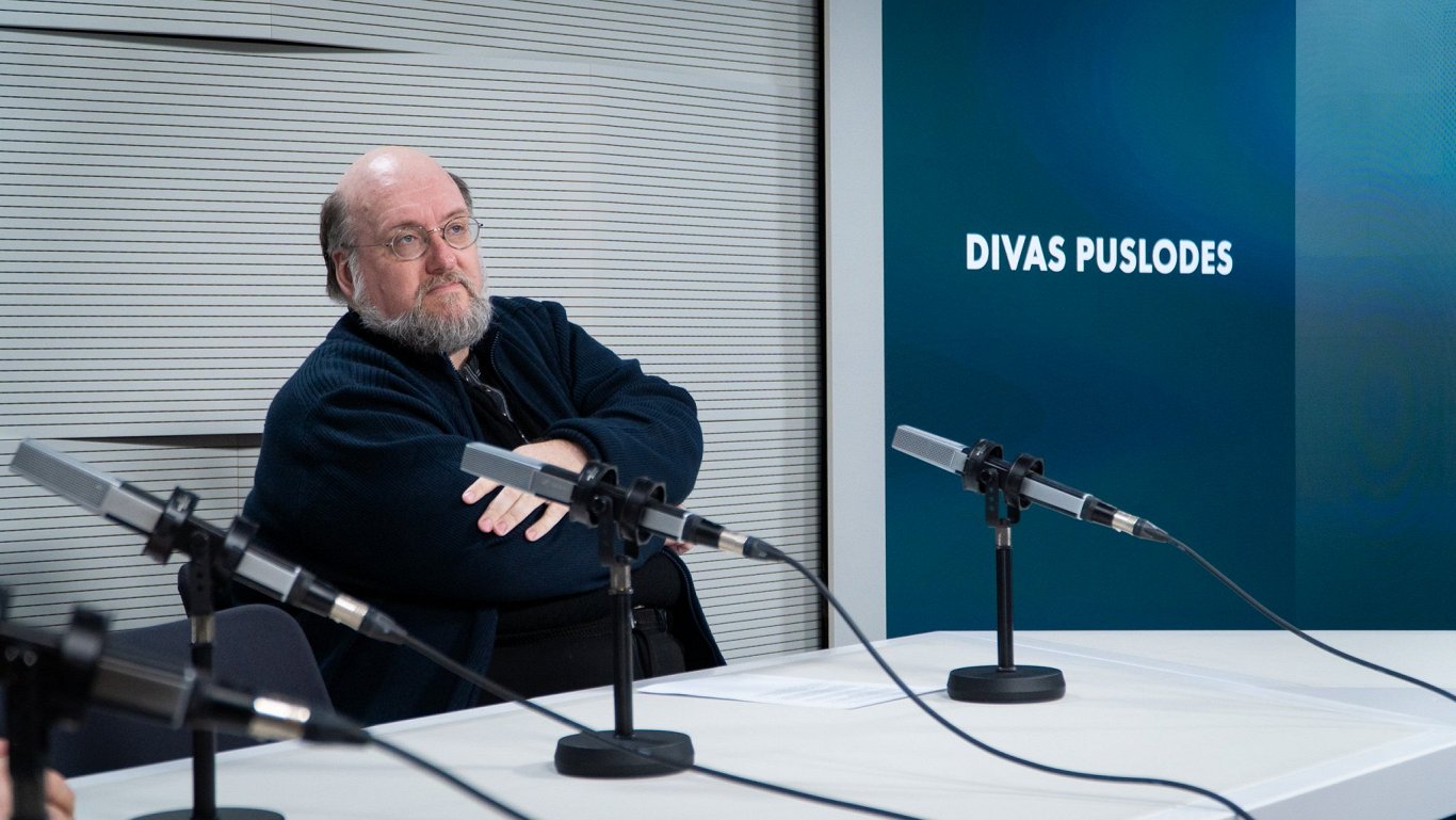 Latvijas Radio komentētājs Eduards Liniņš