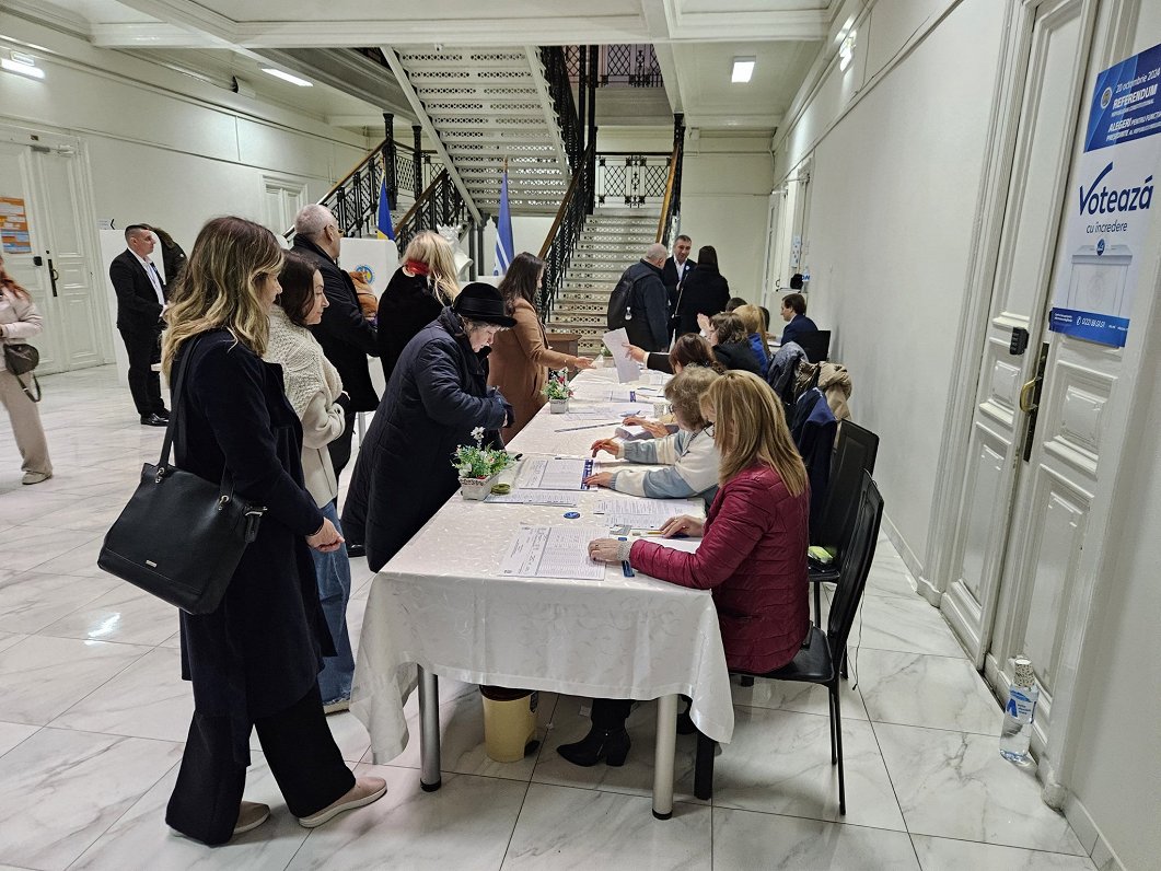 Moldovas prezidenta vēlēšanas un ES referendums