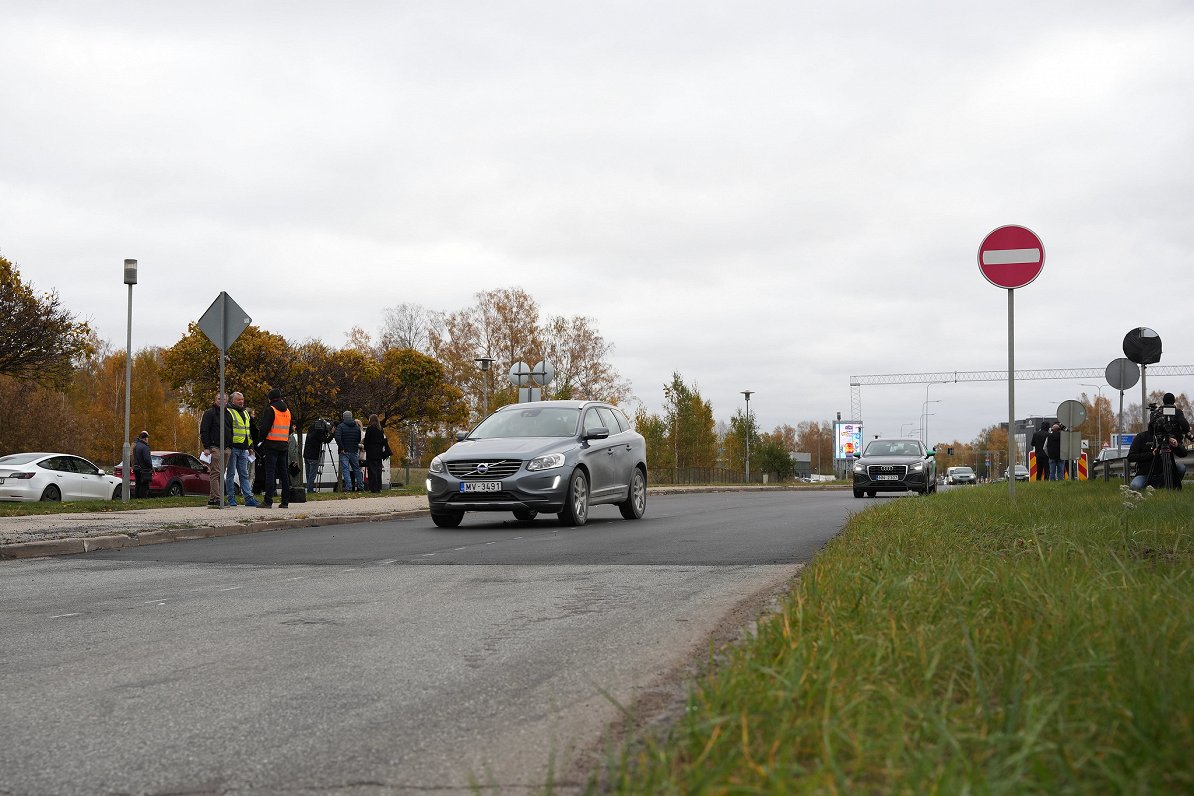 Kārļa Ulmaņa gatves posms pēc atjaunošanas darbiem.