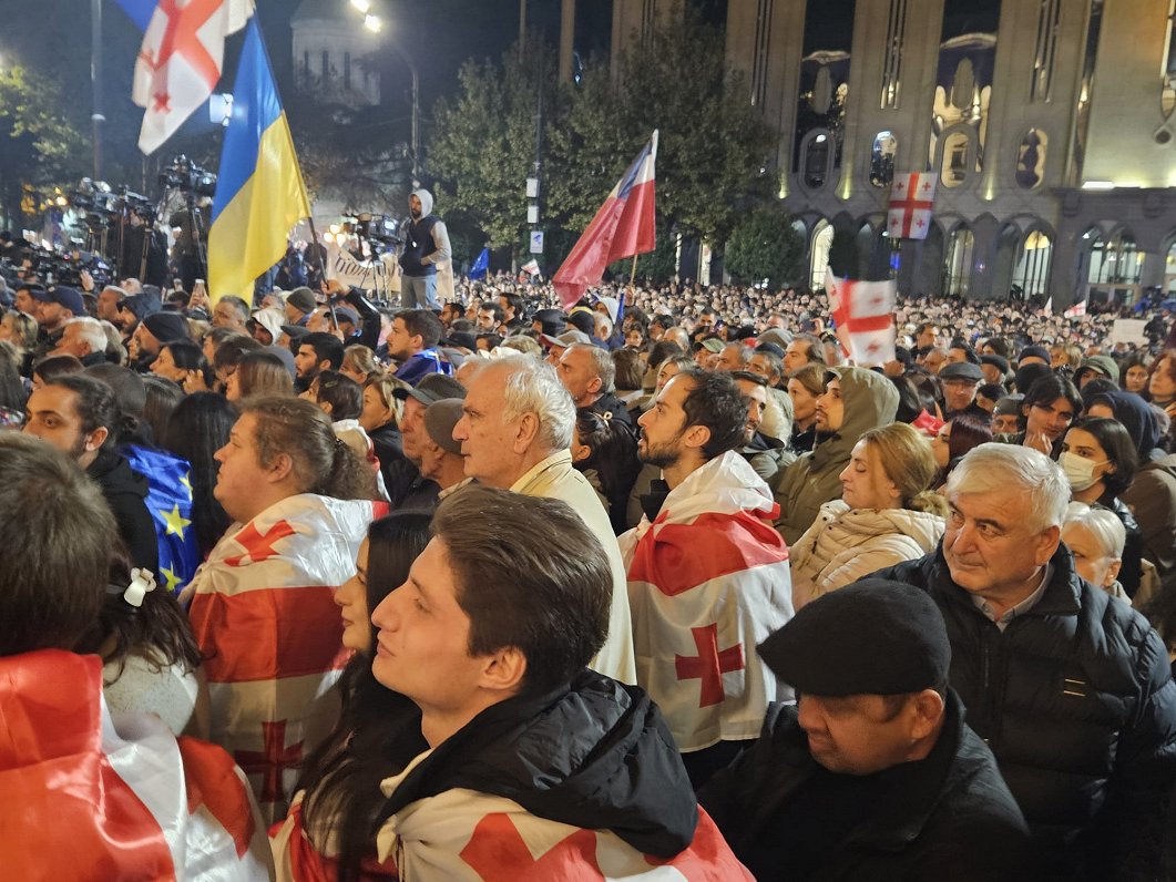 Protesti Gruzijas galvaspilsētā Tbilisi pēc parlamenta vēlēšanām, 2024.