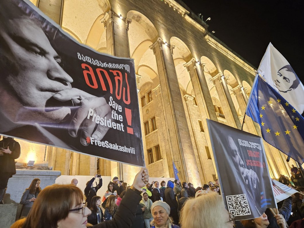 Protesti Gruzijas galvaspilsētā Tbilisi pēc parlamenta vēlēšanām, 2024.