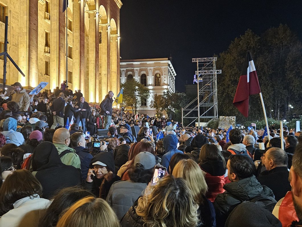 Protesti Gruzijas galvaspilsētā Tbilisi pēc parlamenta vēlēšanām, 2024.