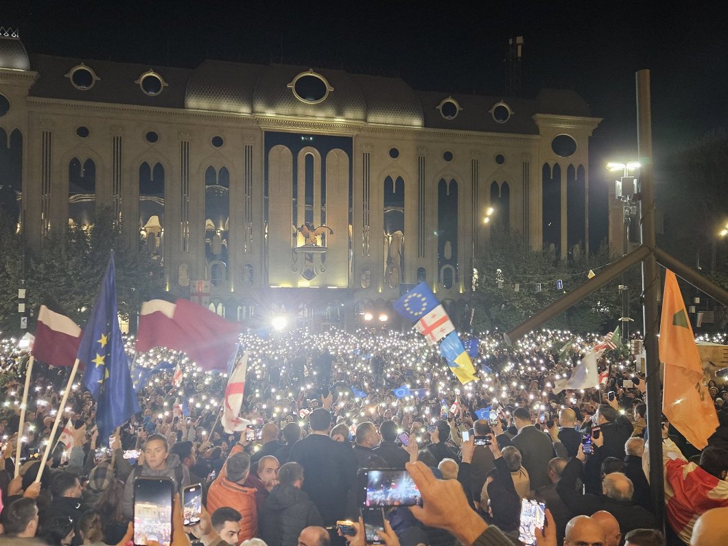 Protesti Gruzijas galvaspilsētā Tbilisi pēc parlamenta vēlēšanām, 2024.