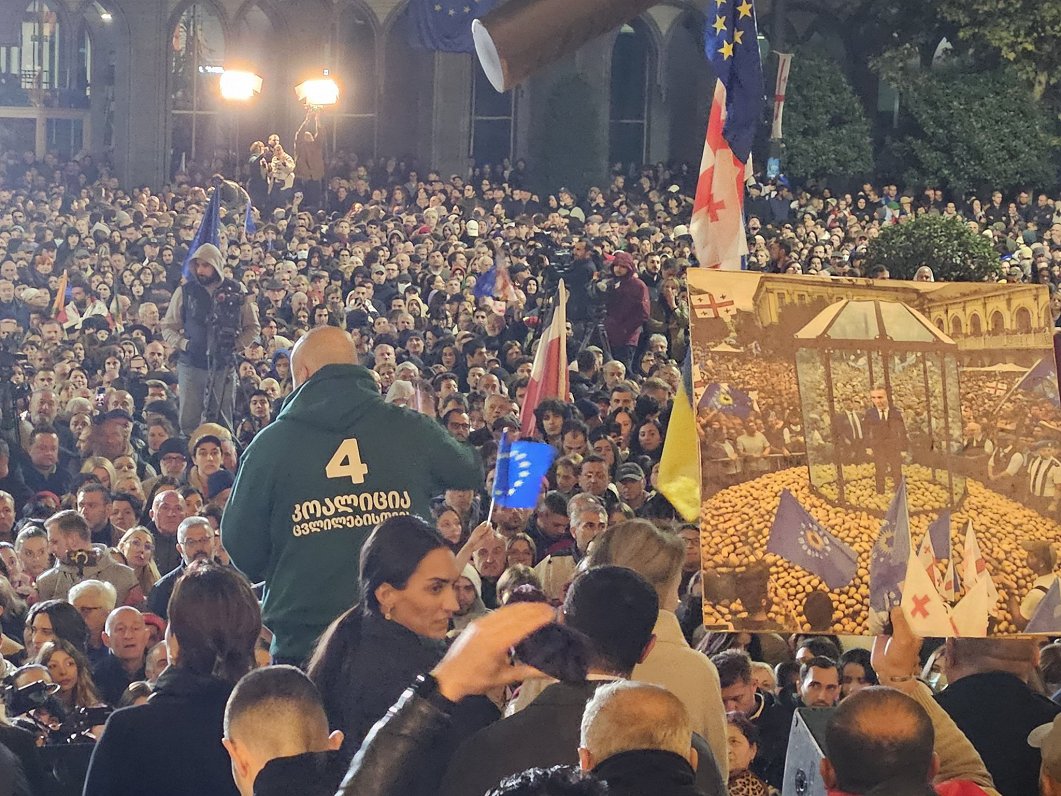 Protesti Gruzijas galvaspilsētā Tbilisi pēc parlamenta vēlēšanām, 2024.