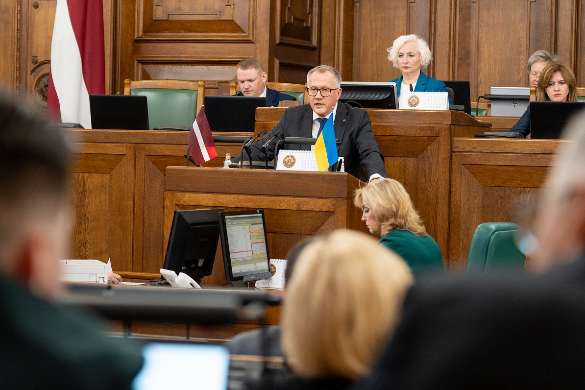 Finanšu ministrs Arvils Ašeradens (&quot;Jaunā Vienotība&quot;) Saeimā.