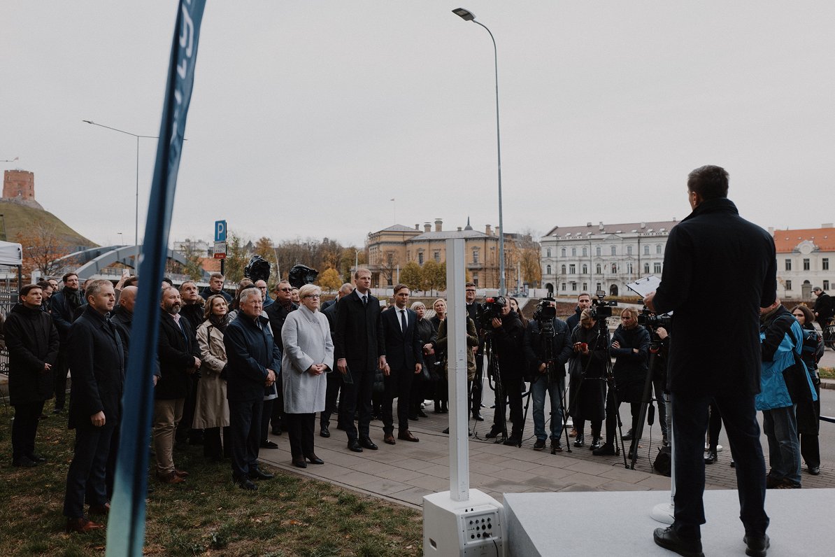 Viļņā atklāts pulkstenis, kas skaita dienas līdz Baltijas valstu atslēgšanai no Krievijas elektrotīk...